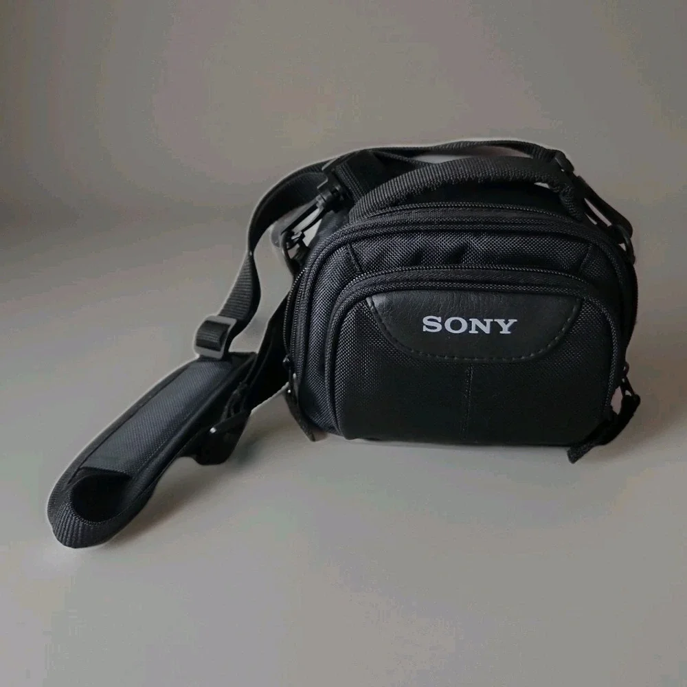 Sony Black Camera Media Soft Carrying Case Padded Adjustable Carry Strap EUC